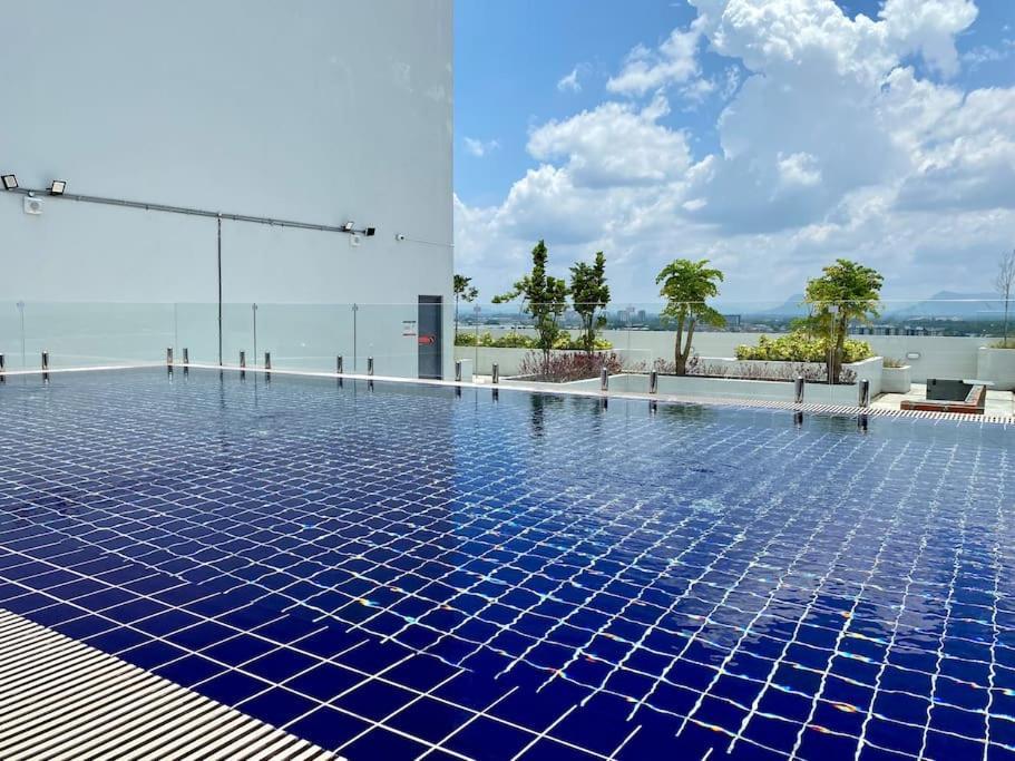 The Podium-studio-free 1 Parking-6 Pax-d321b * Kuching