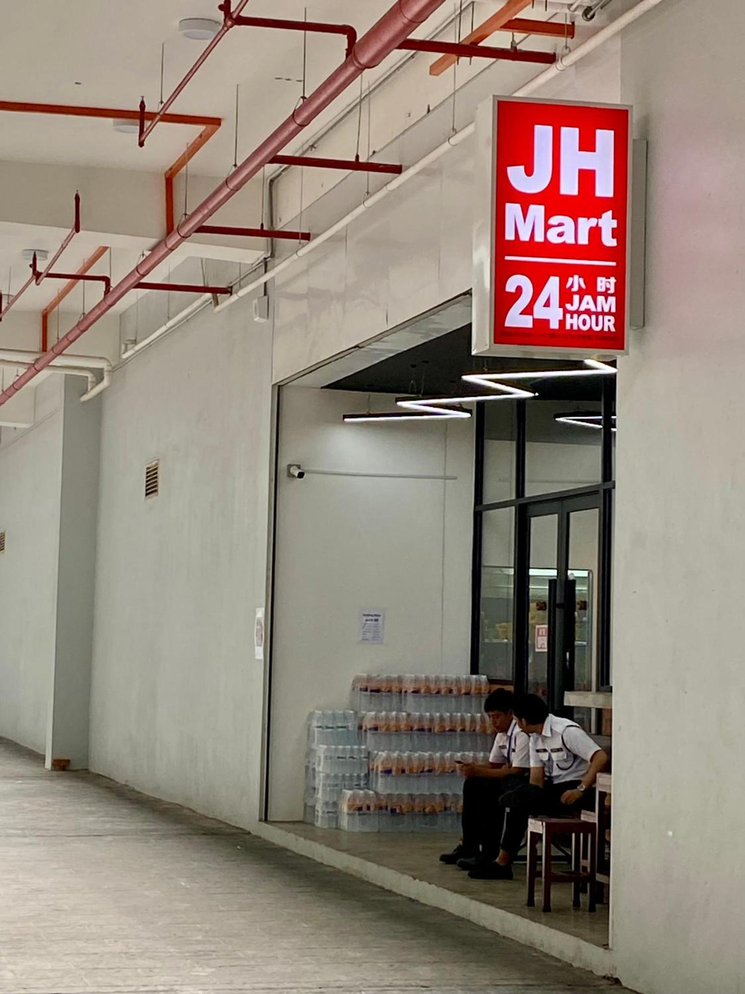 The Podium-studio-free 1 Parking-6 Pax-d321b Kuching
